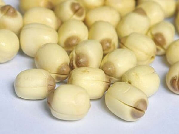 Cách nấu chè hạt sen nhãn lồng ngọt mát tại nhà