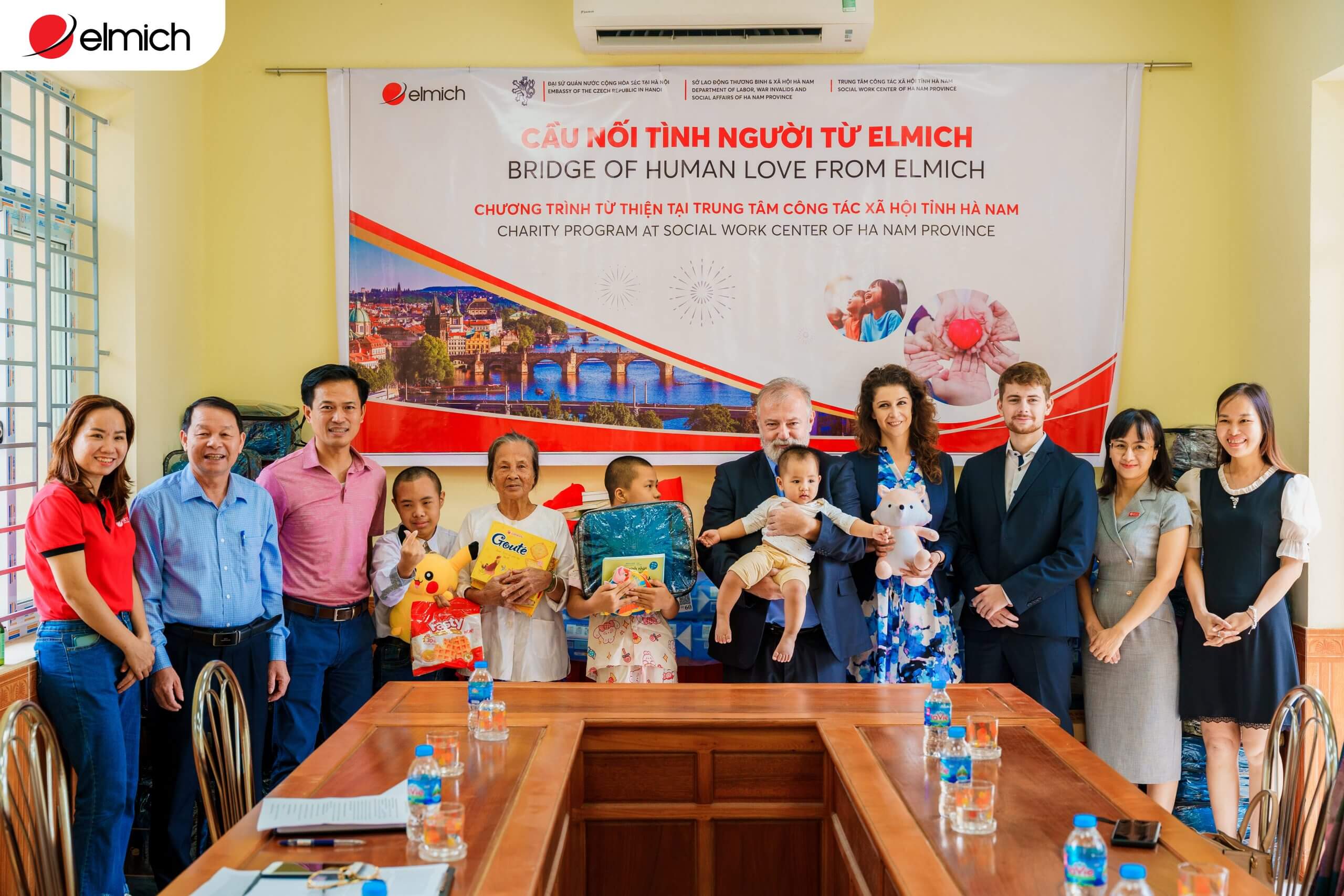 Tập đoàn gia dụng Elmich và Đại sứ quán Cộng hòa Czech: Lan tỏa tinh thần “Yêu thương và Kết nối” trong chương trình thiện nguyện kỷ niệm 105 năm Quốc khánh Cộng hòa Czech