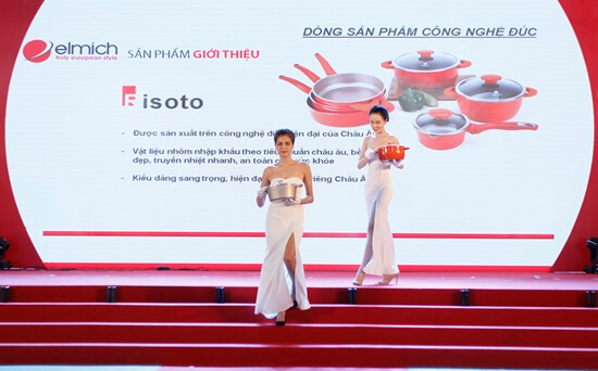 elmich1 Trải qua 4 năm gia nhập và phát triển tại thị trường Việt Nam, Tập đoàn Elmich tập trung chăm sóc và cải thiện đời sống của người tiêu dùng thông qua hoạt động cung cấp các sản phẩm gia dụng cao cấp, an toàn và tuân thủ những tiêu chuẩn khắt khe nhất của Châu Âu