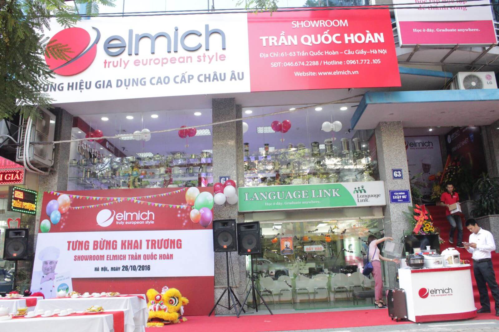 img_4101-2 Toàn cảnh showroom Trần Quốc Hoàn