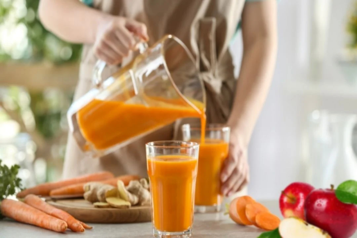 3 cách làm nước ép táo cà rốt tươi ngon, thơm mát