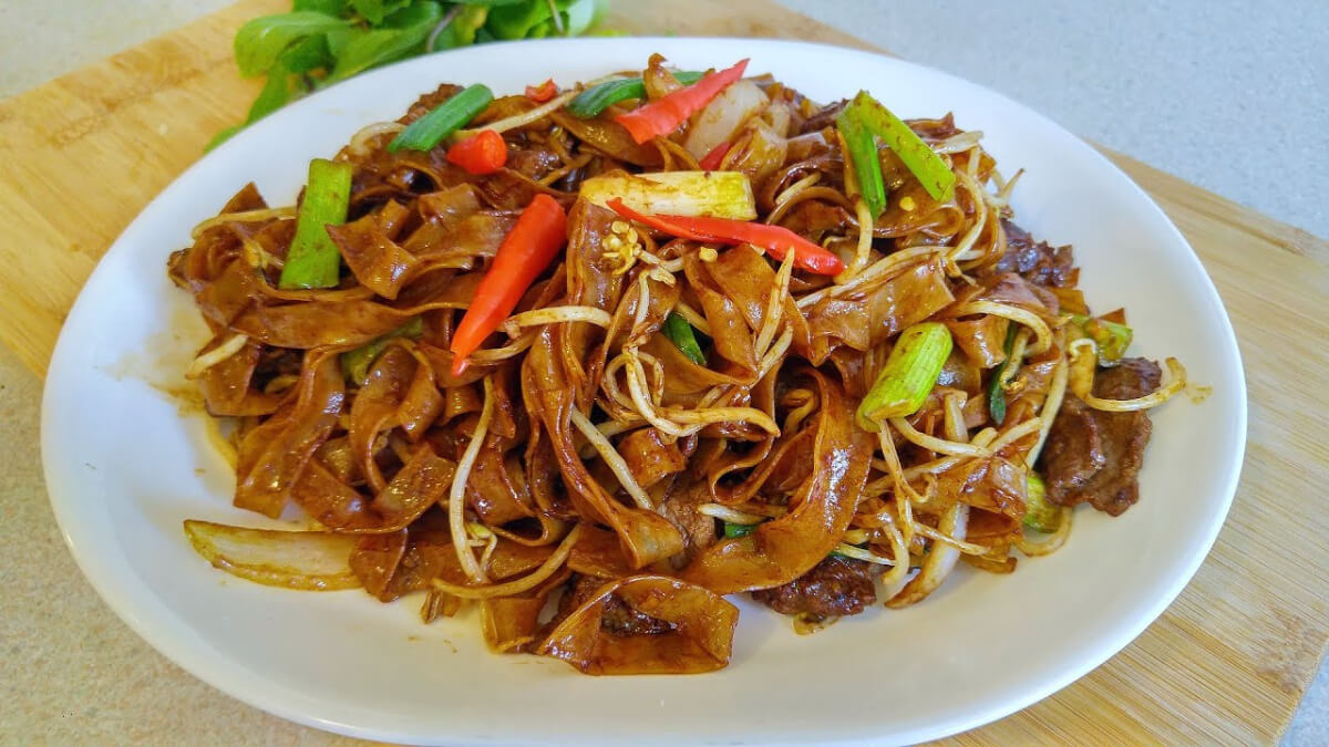 Cách làm phở áp chảo mềm thơm, đậm vị như ngoài hàng