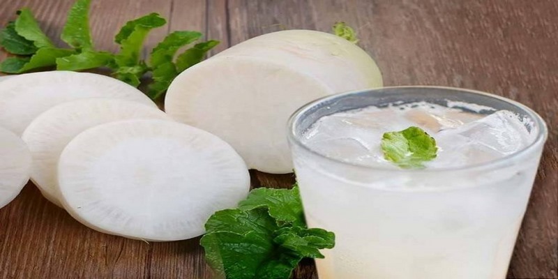 Nước ép từ củ cải trắng có hương vị chua ngọt dễ chịu đặc trưng