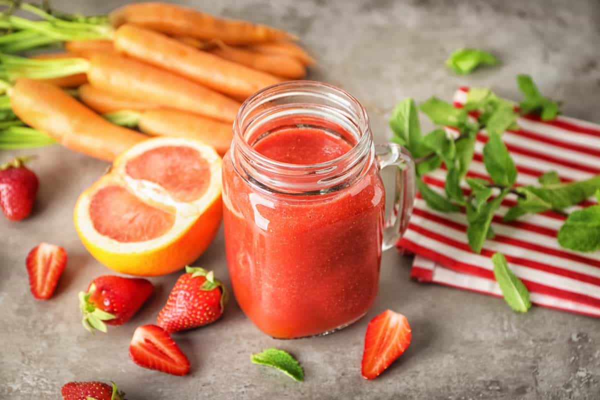 Sinh tố cà rốt mix dâu tây Sinh tố cà rốt mix dâu tây