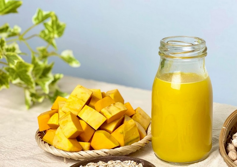Thành phẩm món sữa bí đỏ hạt điều béo ngậy, bắt mắt