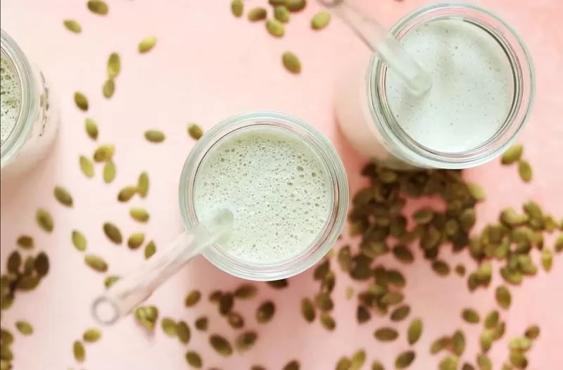 Thành phẩm món sữa hạt kê với hạt bí thơm ngon, béo ngậy